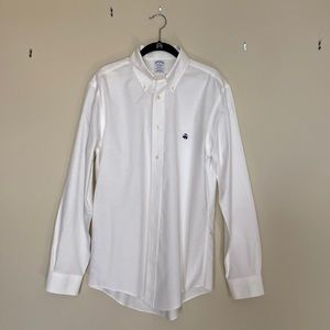 Men’s white dress shirt
